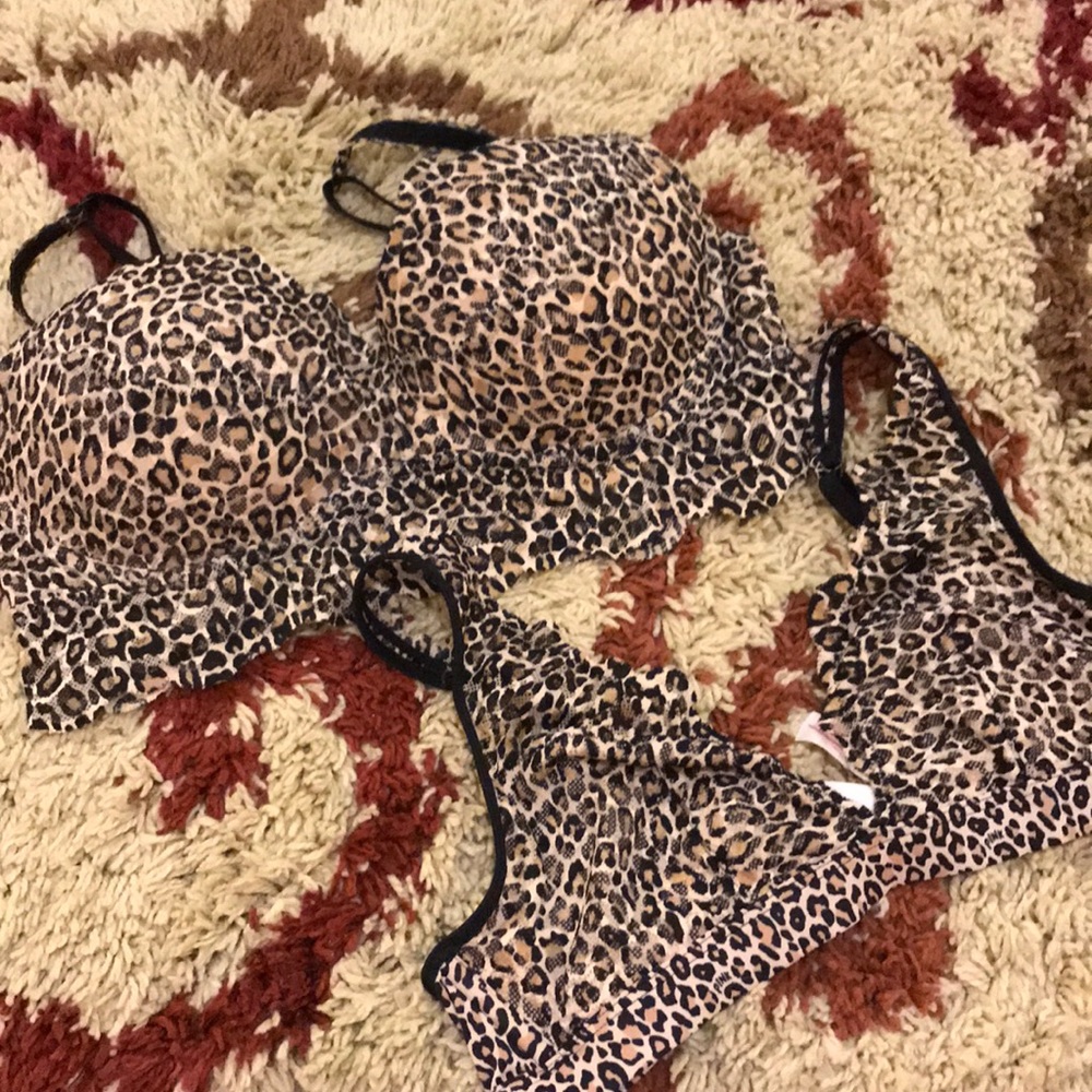 Two Victoria secret braletts